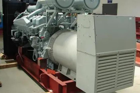 三菱發(fā)電機(jī)組油壓過(guò)低該如何處理？