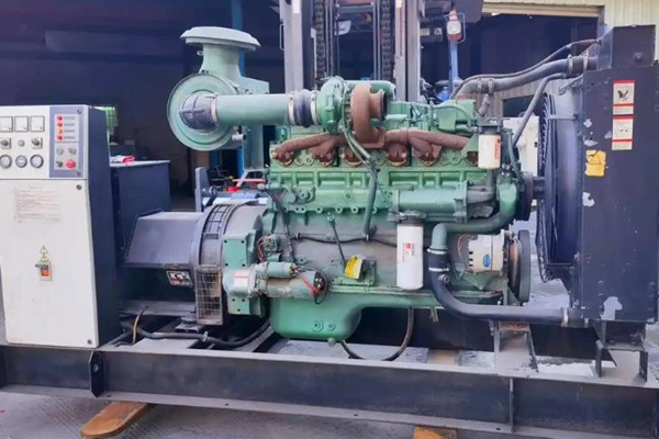 怎么從康明斯發(fā)電機(jī)組的機(jī)油壓力表看故障所在部位？